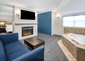 Holiday Inn Express & Suites GREEN BAY EAST by IHG 5