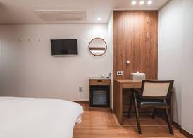 Gyeongju Hotel Gonggan 4