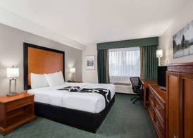 La Quinta Inn by Wyndham Everett 3
