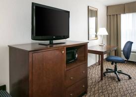 Holiday Inn Express & Suites CLINTON by IHG 5