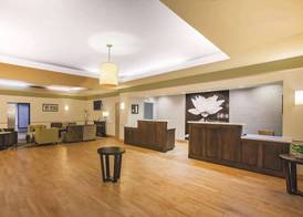 La Quinta Inn & Suites by Wyndham Beaumont West 5
