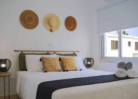 Phaedrus Living: Seaside Luxury Flat Lighthouse 68 3
