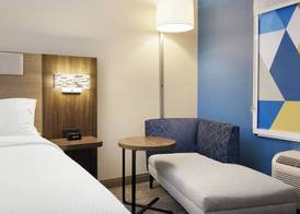 Holiday Inn Express & Suites CHARLOTTE NORTH by IHG 4