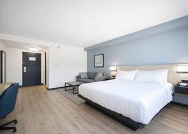 Hyatt Select Philadelphia Airport 3