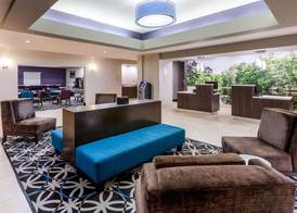 La Quinta Inn & Suites by Wyndham Lumberton 3