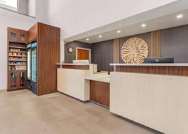 Country Inn & Suites by Radisson, Modesto-Salida 2