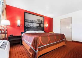 Super 8 by Wyndham Baton Rouge/I-10 5