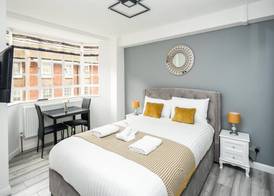 NEW Sleek & Modern Studio in the Heart of Chelsea 3