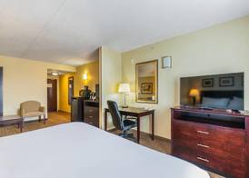 Comfort Inn & Suites 5