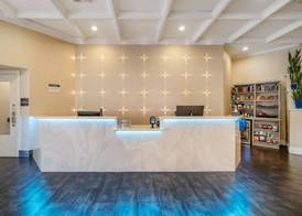 Best Western Plus Palm Court Hotel 3