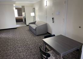 Quality Inn & Suites Spring Lake - Fayetteville near Fort Bragg 5