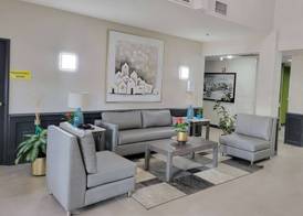 Super 8 by Wyndham Aurora/Naperville Area 3