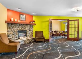 Econo Lodge Inn & Suites Eau Claire South 3
