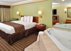 Americas Best Value Inn & Suites University Ave 4