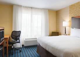 Fairfield Inn & Suites by Marriott Weirton 4