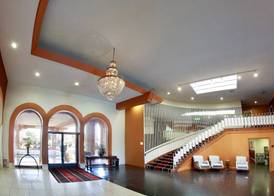 Ramada by Wyndham Fresno North 5