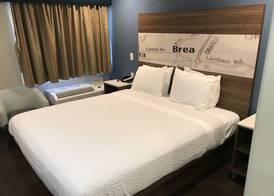 Hyland Inn Brea 2