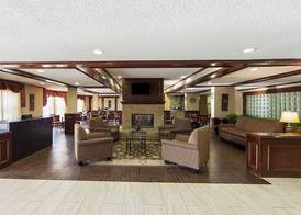 Quality Suites Addison-Dallas 2