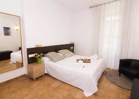 Living Valencia Apartments - Merced 5