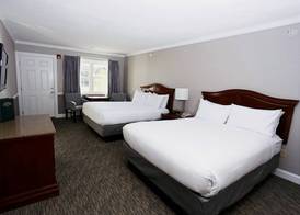 Golden Gables Inn Dazzler Select by Wyndham 3