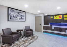 Super 8 by Wyndham Charlottesville 3