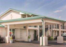 Rodeway Inn 4