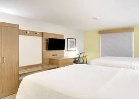Holiday Inn Express & Suites PORTLAND by IHG 2