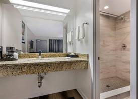 Rodeway Inn Lyons - La Grange 4