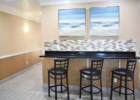 Super 8 by Wyndham Galveston 3