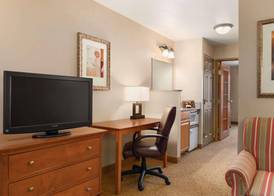 Country Inn & Suites by Radisson, Sycamore, IL 4