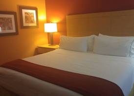 Holiday Inn Express CORTLAND by IHG 2
