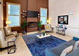 Comfort Inn & Suites Ambassador Bridge 4