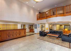La Quinta by Wyndham Garden City 3
