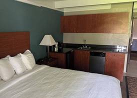 AmericInn by Wyndham Grand Rapids Airport North 4