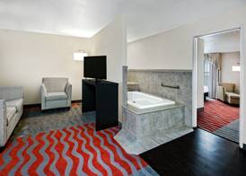 Holiday Inn & Suites COLLEGE STATION-AGGIELAND by IHG 5