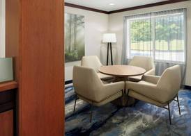 Fairfield Inn & Suites by Marriott Carlisle 2