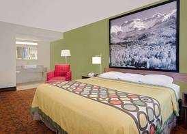 Super 8 by Wyndham Denver Central 5