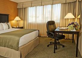 Holiday Inn ALEXANDRIA - CARLYLE by IHG 3
