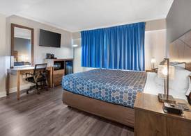 Econo Lodge Hicksville - Long Island 3