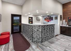 Super 8 by Wyndham Winona MN 5