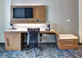 Courtyard by Marriott Appleton Riverfront 4