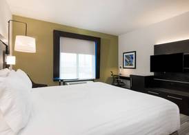 Holiday Inn Express & Suites FLORENCE I-95 & I-20 CIVIC CTR by IHG 4