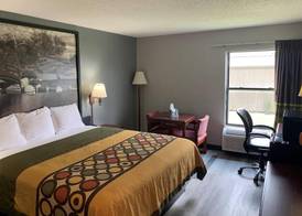 Super 8 by Wyndham Chenoa 3
