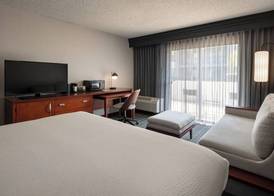 Courtyard by Marriott Fresno 5