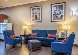 Comfort Suites Near Texas State University 3