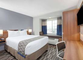Microtel Inn & Suites by Wyndham Philadelphia Airport Ridley Park 4