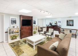 Super 8 by Wyndham Lithonia 2