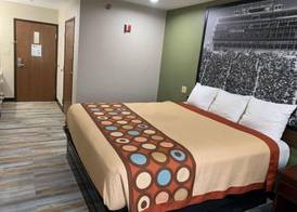 Super 8 by Wyndham Frankfort IN 5