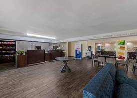 Quality Inn & Suites Airport 4