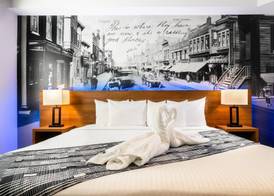 Acclaim Hotel by CLIQUE 5